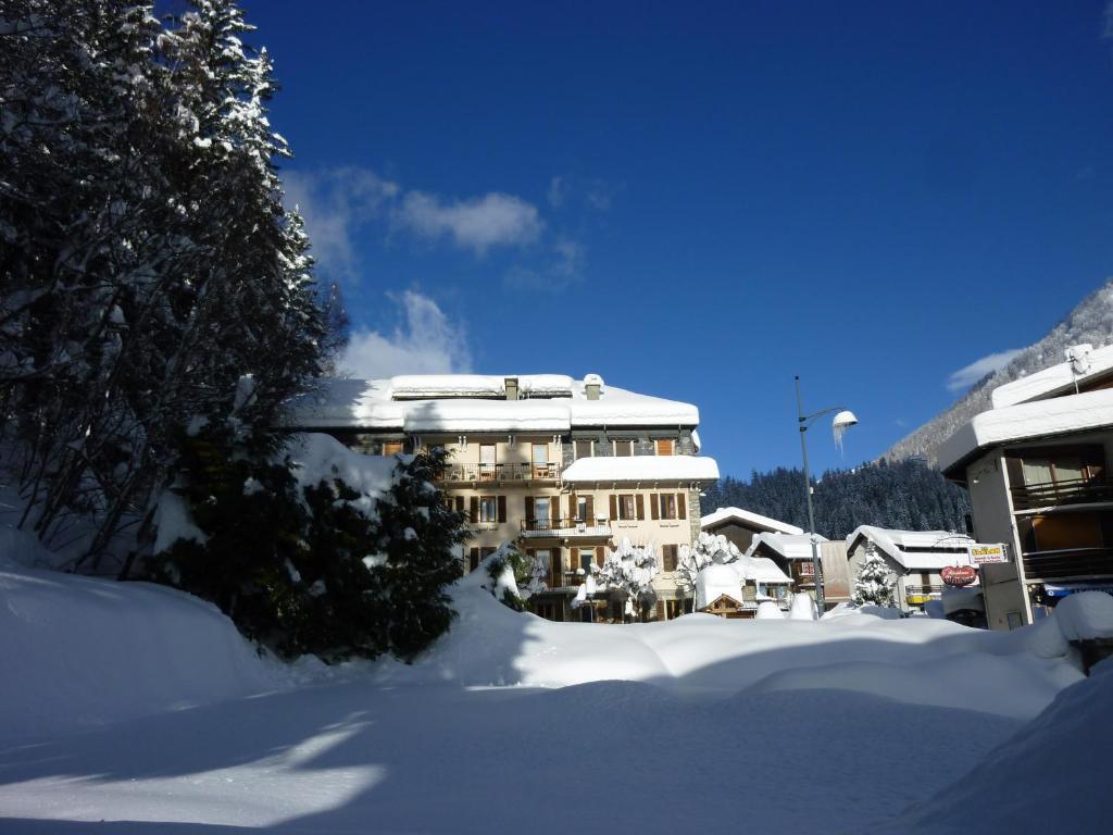 Hotel De La Couronne Chamonix Mont Blanc Exterior foto